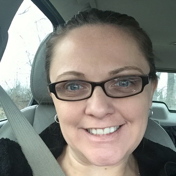 Meet your Posher, Lacey - Picture 1 of 1